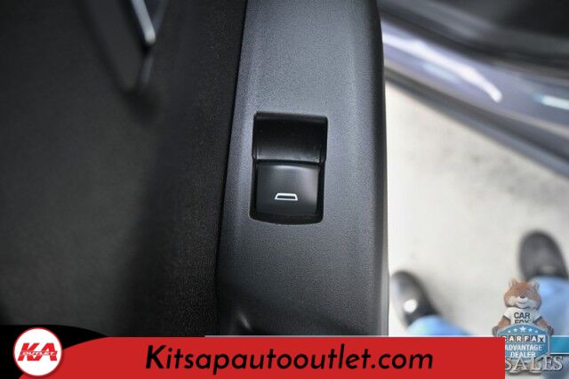 2022 Chevrolet Bolt EV 2LT / Auto Start / Power & Heated Leather Seats / Bose Speakers / Adaptive Cruise Control / Lane Depart & Blind Spot Alert / Apple CarPlay & Android Auto / Back Up Cam / Keyless Entry & Start / 259 Mile Range Banglore