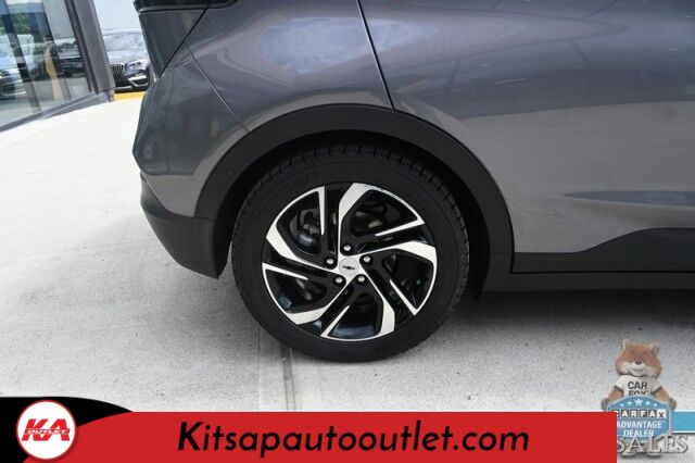 2022 Chevrolet Bolt EV 2LT / Auto Start / Power & Heated Leather Seats / Bose Speakers / Adaptive Cruise Control / Lane Depart & Blind Spot Alert / Apple CarPlay & Android Auto / Back Up Cam / Keyless Entry & Start / 259 Mile Range Banglore