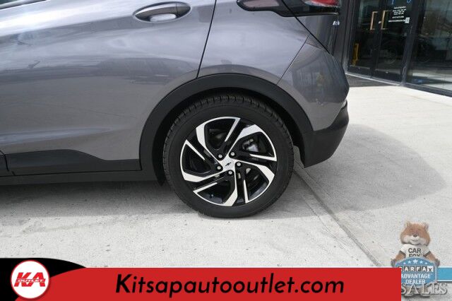 2022 Chevrolet Bolt EV 2LT / Auto Start / Power & Heated Leather Seats / Bose Speakers / Adaptive Cruise Control / Lane Depart & Blind Spot Alert / Apple CarPlay & Android Auto / Back Up Cam / Keyless Entry & Start / 259 Mile Range Banglore