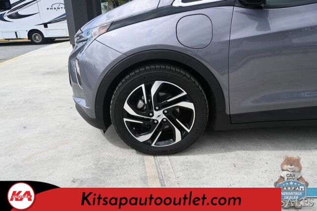 2022 Chevrolet Bolt EV 2LT / Auto Start / Power & Heated Leather Seats / Bose Speakers / Adaptive Cruise Control / Lane Depart & Blind Spot Alert / Apple CarPlay & Android Auto / Back Up Cam / Keyless Entry & Start / 259 Mile Range Banglore