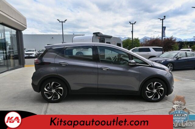 2022 Chevrolet Bolt EV 2LT / Auto Start / Power & Heated Leather Seats / Bose Speakers / Adaptive Cruise Control / Lane Depart & Blind Spot Alert / Apple CarPlay & Android Auto / Back Up Cam / Keyless Entry & Start / 259 Mile Range Banglore