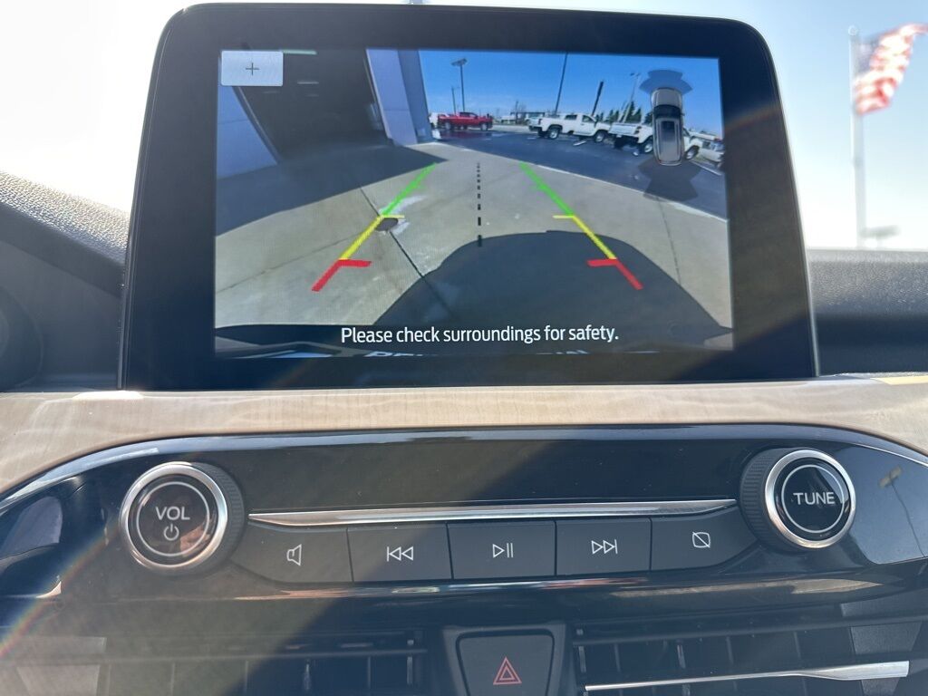 2022 Ford Escape Hybrid Titanium Manitowoc WI