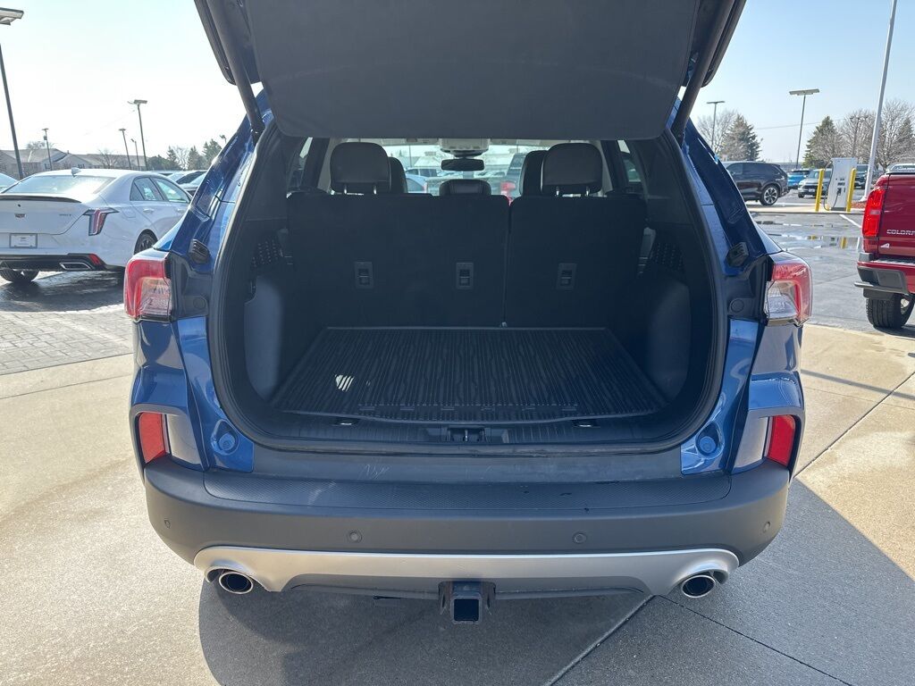 2022 Ford Escape Hybrid Titanium Manitowoc WI