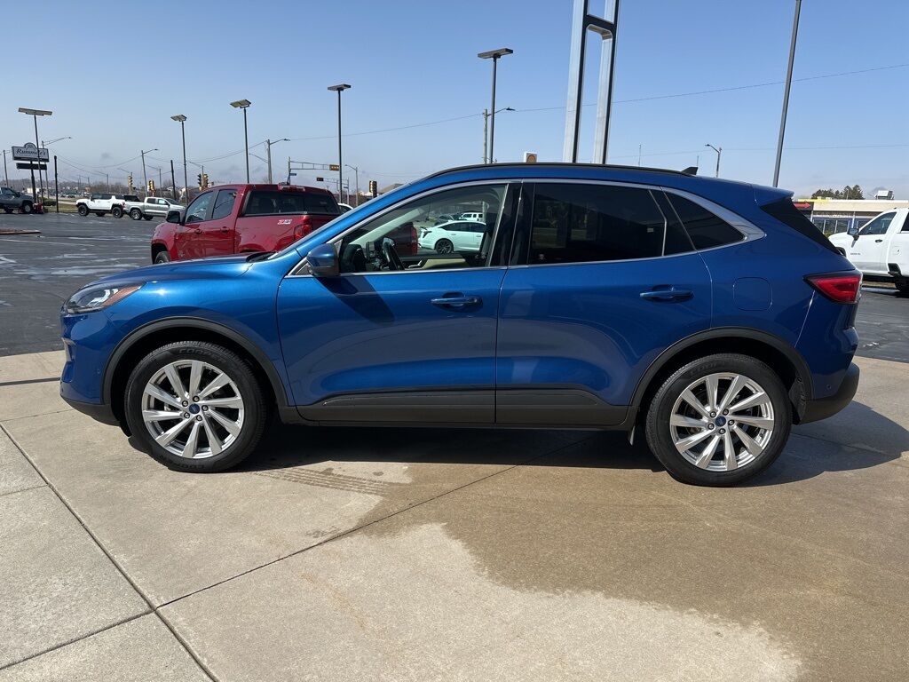 2022 Ford Escape Hybrid Titanium Manitowoc WI