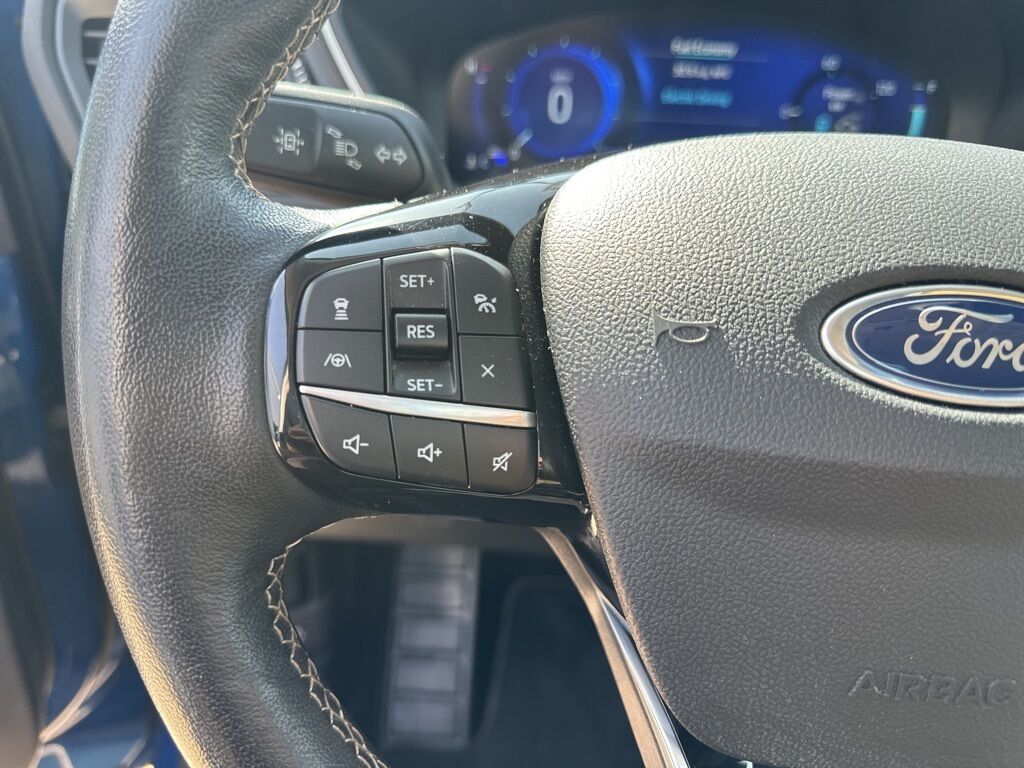 2022 Ford Escape Hybrid Titanium Manitowoc WI