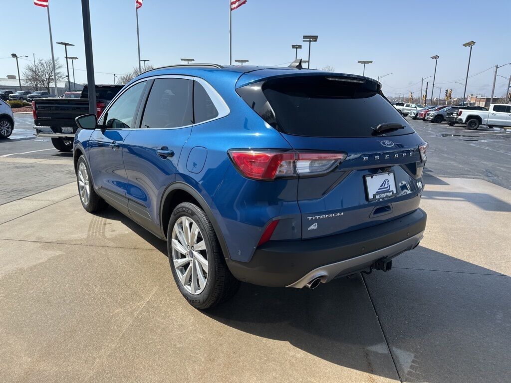 2022 Ford Escape Hybrid Titanium Manitowoc WI