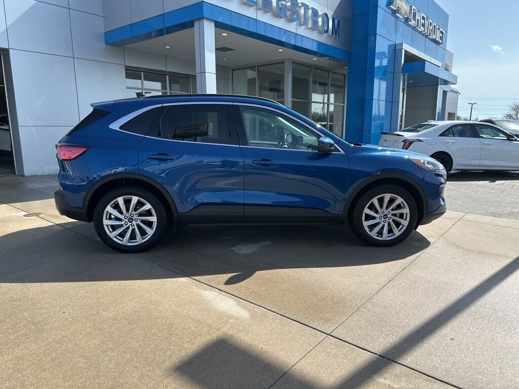 2022 Ford Escape Hybrid Titanium Manitowoc WI