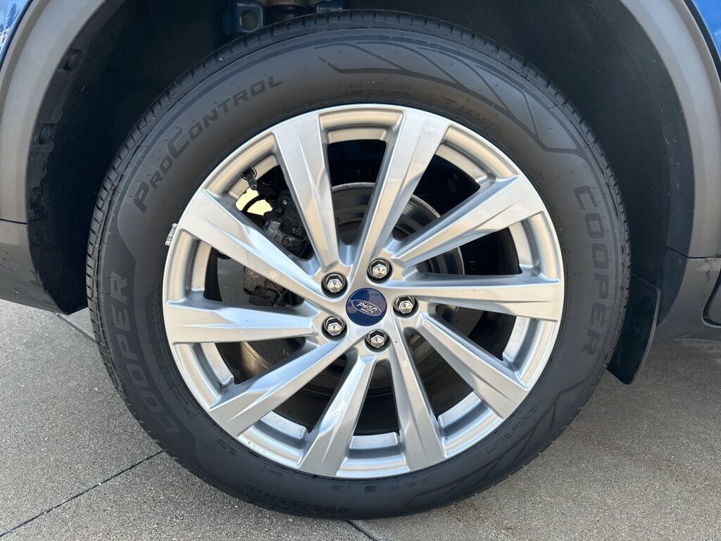 2022 Ford Escape Hybrid Titanium Manitowoc WI