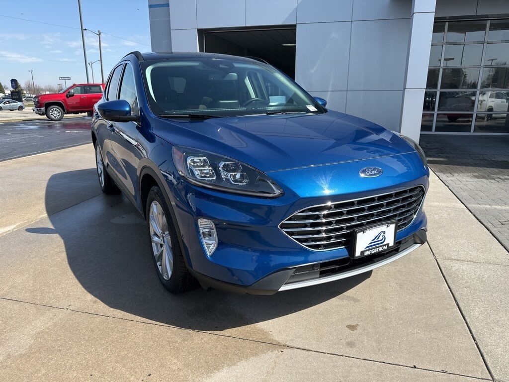 2022 Ford ESCAPE HYBRID Titanium Manitowoc WI