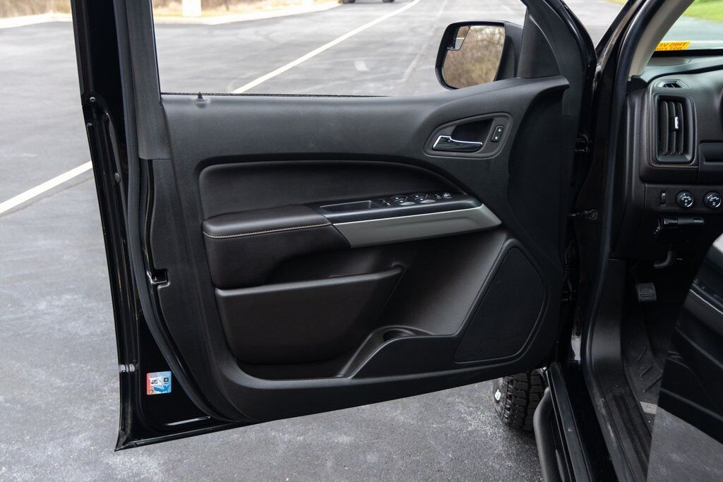 2022 GMC Canyon AT4 w/Leather Racine WI