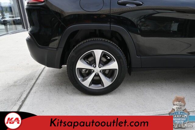 2022 Jeep Cherokee Limited / 4X4 / Auto Start / Power & Heated Leather Seats / Heated Steering Wheel / Sunroof / Adaptive Cruise Control / Lane Departure & Blind Spot Alert / Apple CarPlay & Android Auto / Back Up Camera / Power Liftgate Banglore