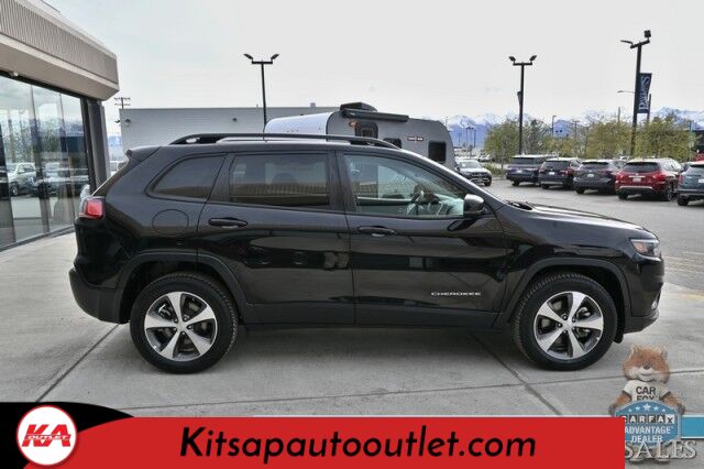 2022 Jeep Cherokee Limited / 4X4 / Auto Start / Power & Heated Leather Seats / Heated Steering Wheel / Sunroof / Adaptive Cruise Control / Lane Departure & Blind Spot Alert / Apple CarPlay & Android Auto / Back Up Camera / Power Liftgate Banglore