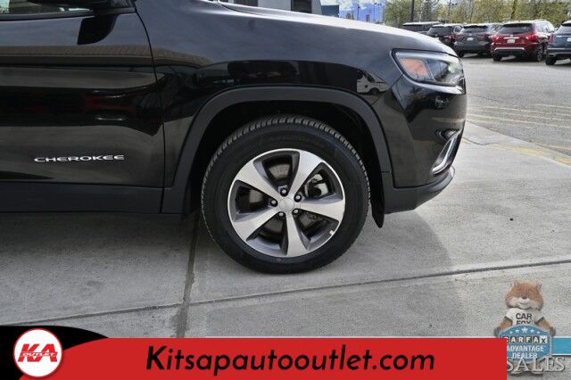 2022 Jeep Cherokee Limited / 4X4 / Auto Start / Power & Heated Leather Seats / Heated Steering Wheel / Sunroof / Adaptive Cruise Control / Lane Departure & Blind Spot Alert / Apple CarPlay & Android Auto / Back Up Camera / Power Liftgate Banglore