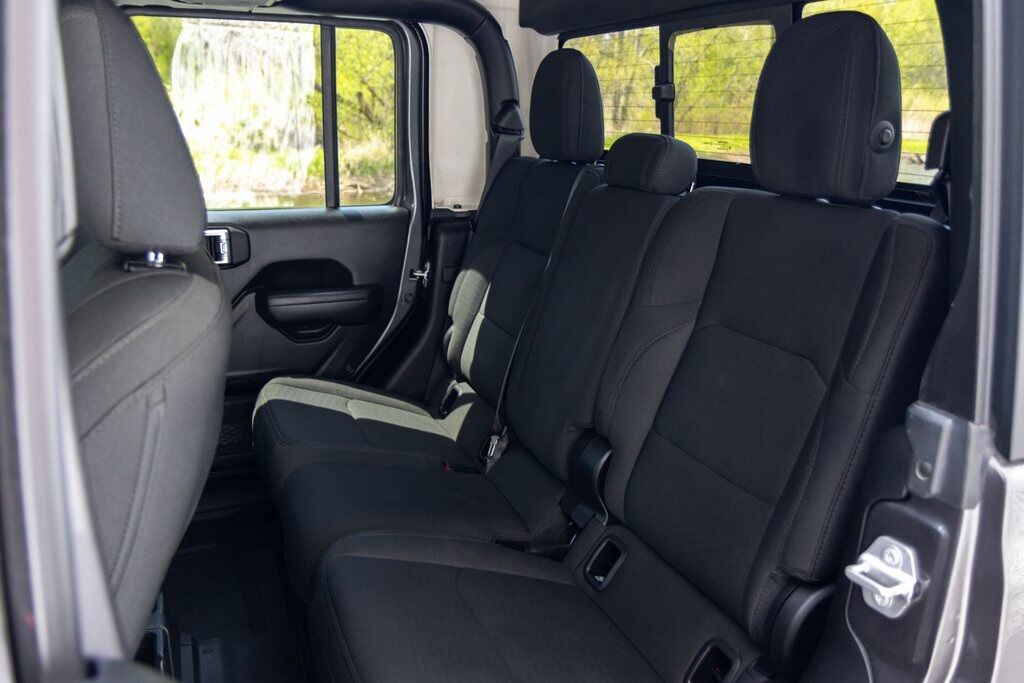 2022 Jeep Gladiator Willys Kenosha WI