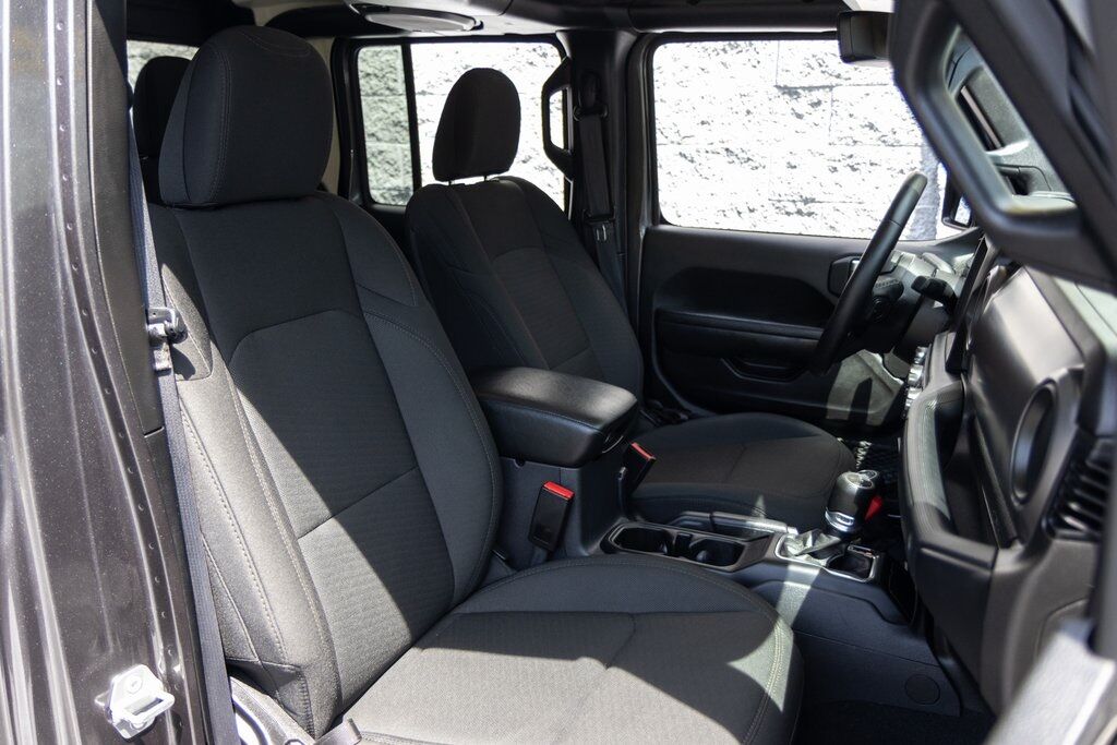 2022 Jeep Gladiator Willys Kenosha WI