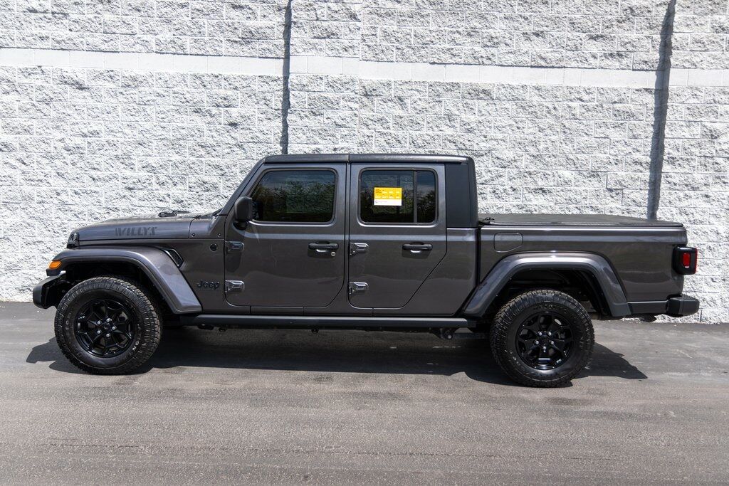 2022 Jeep Gladiator Willys Kenosha WI