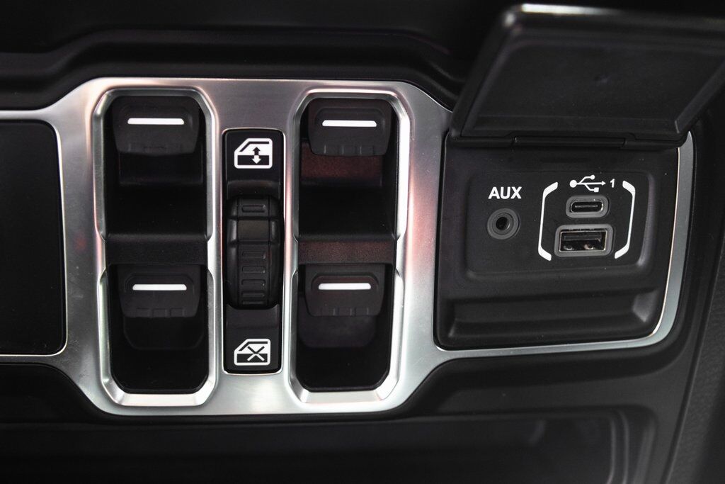 2022 Jeep Gladiator Willys Kenosha WI