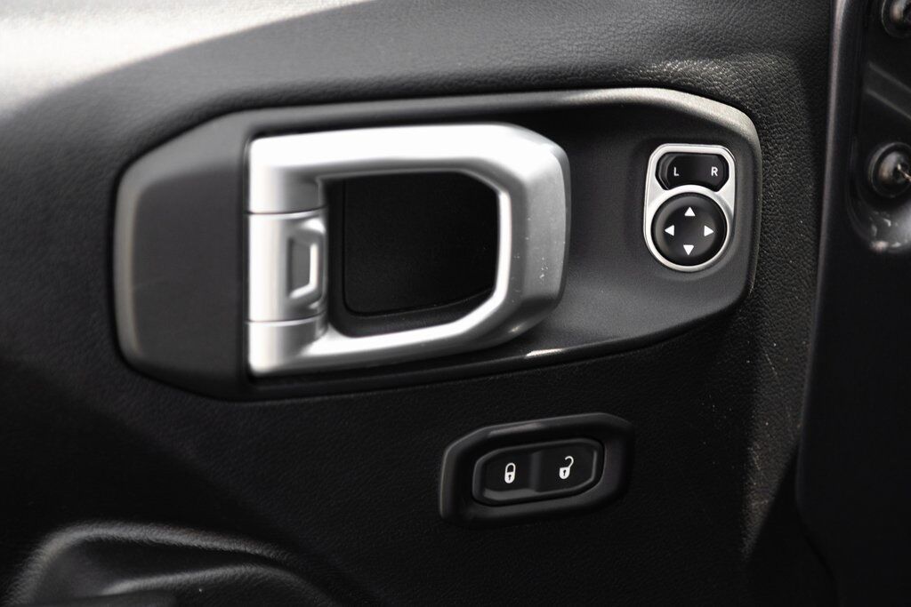 2022 Jeep Gladiator Willys Kenosha WI