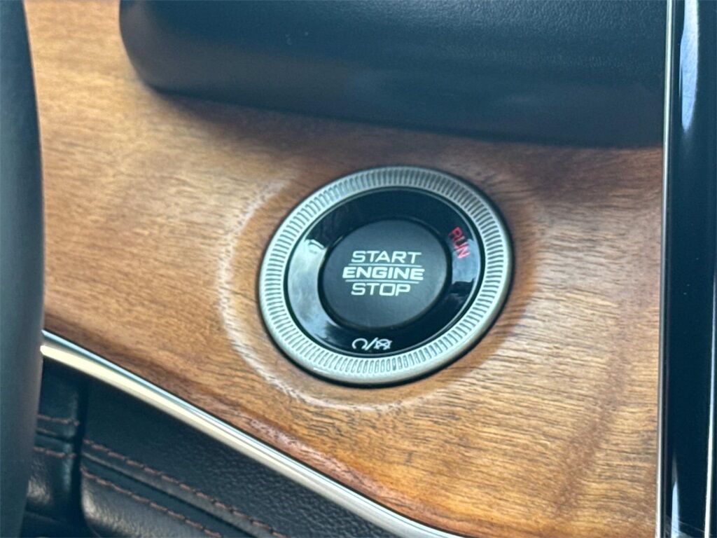 2022 Jeep Grand Cherokee L Summit Quincy MA