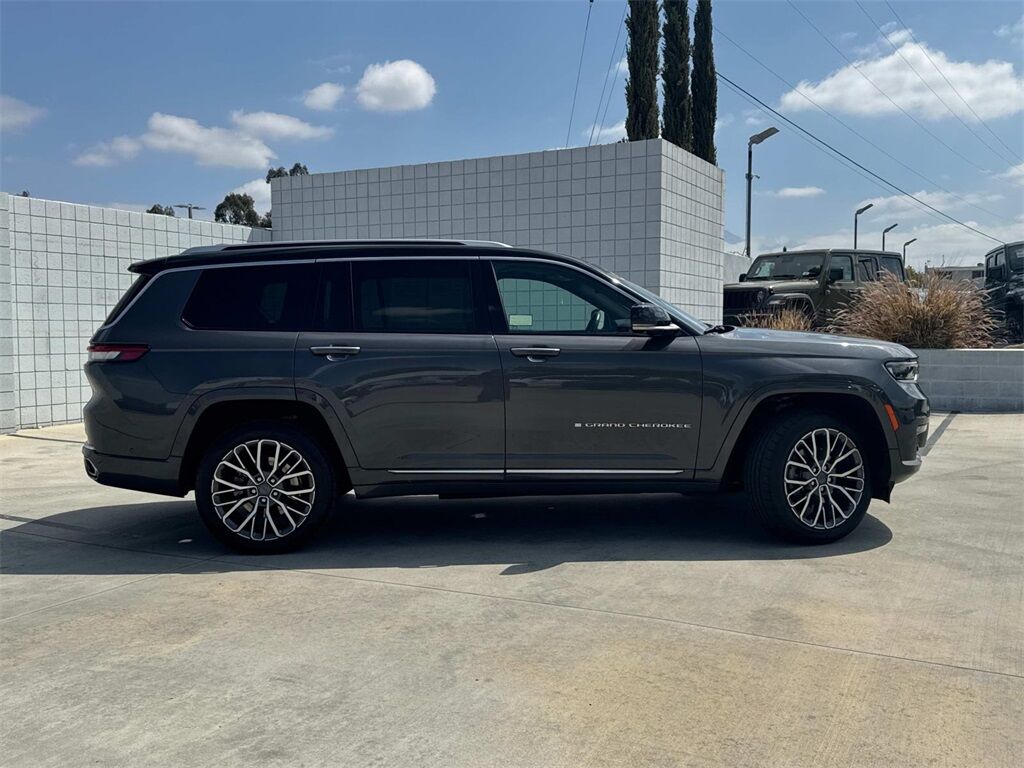 2022 Jeep Grand Cherokee L Summit Quincy MA