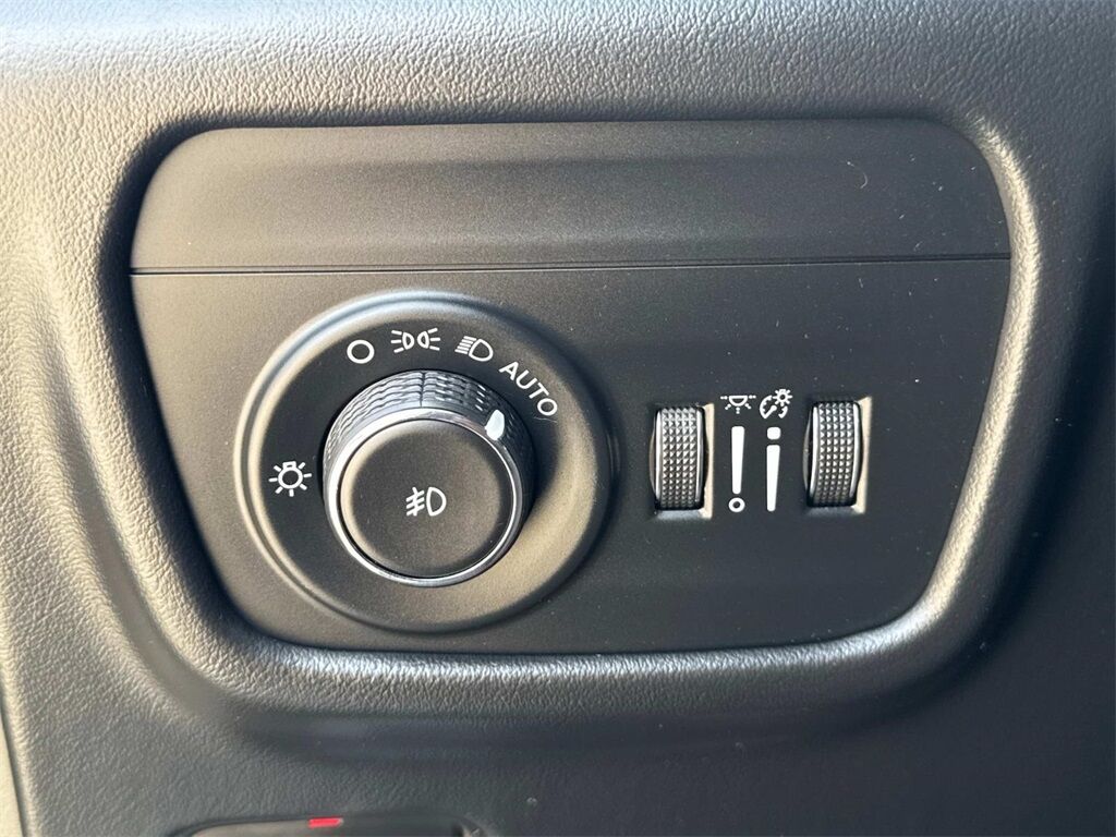 2022 Jeep Grand Cherokee L Summit Quincy MA