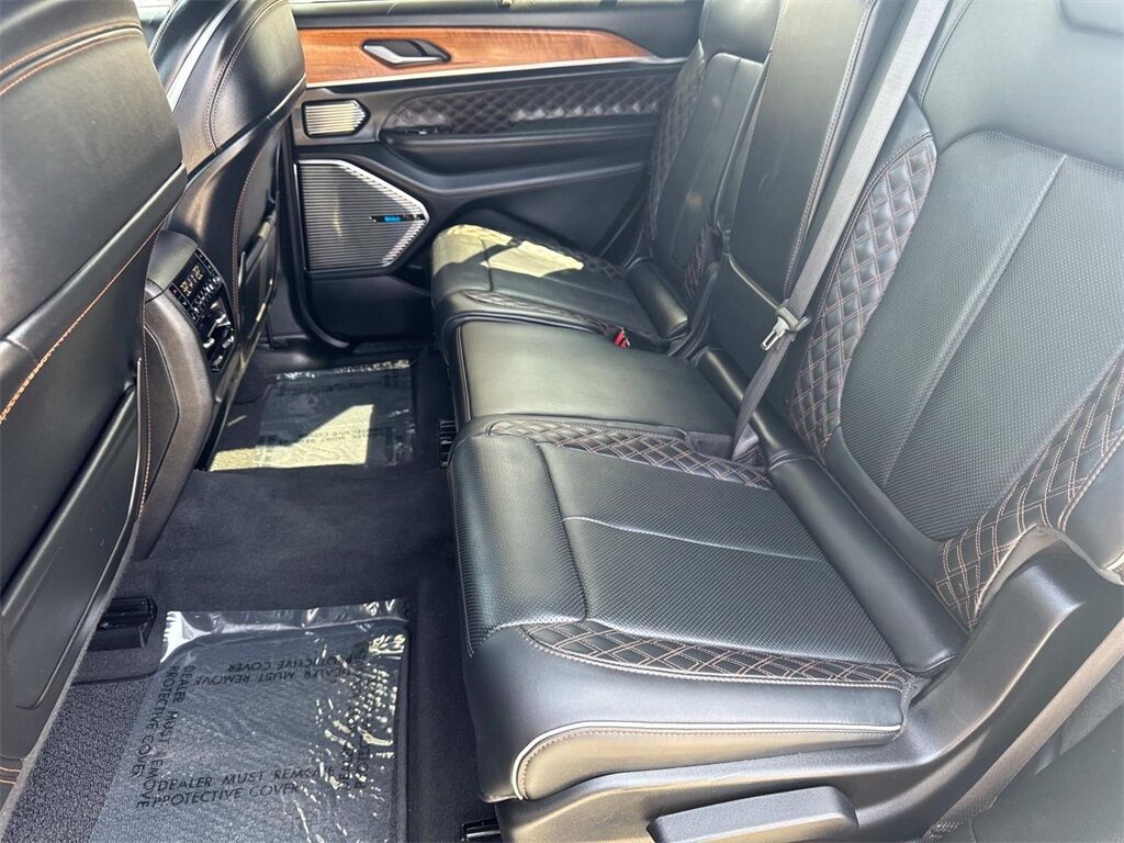 2022 Jeep Grand Cherokee L Summit Quincy MA