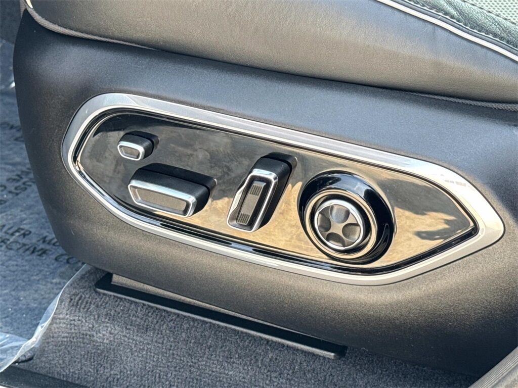 2022 Jeep Grand Cherokee L Summit Quincy MA