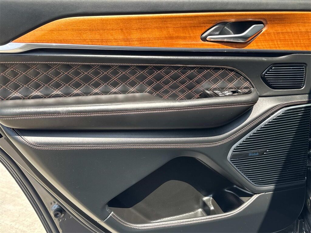 2022 Jeep Grand Cherokee L Summit Quincy MA