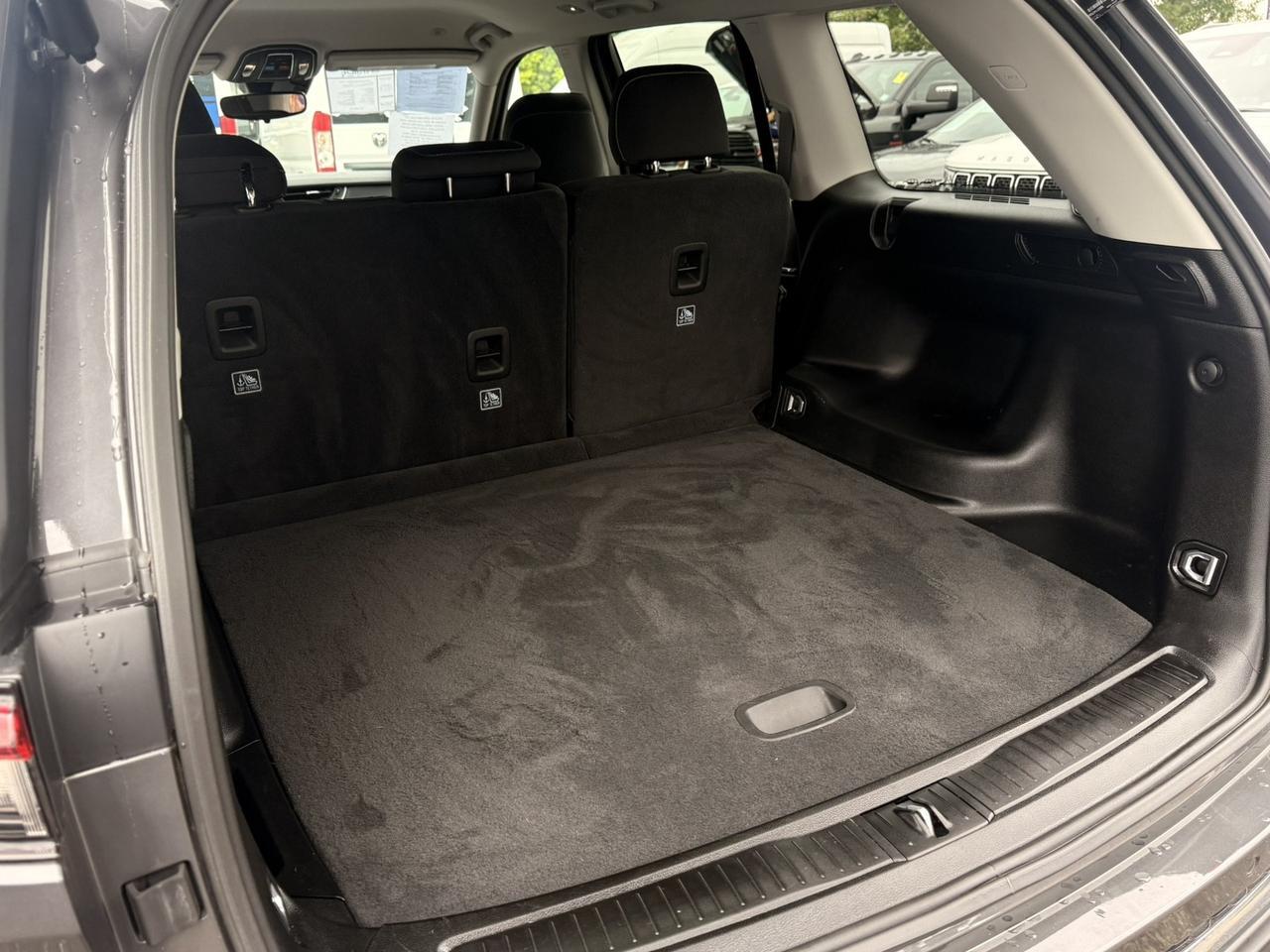 2022 Jeep Grand Cherokee Laredo Bayside NY