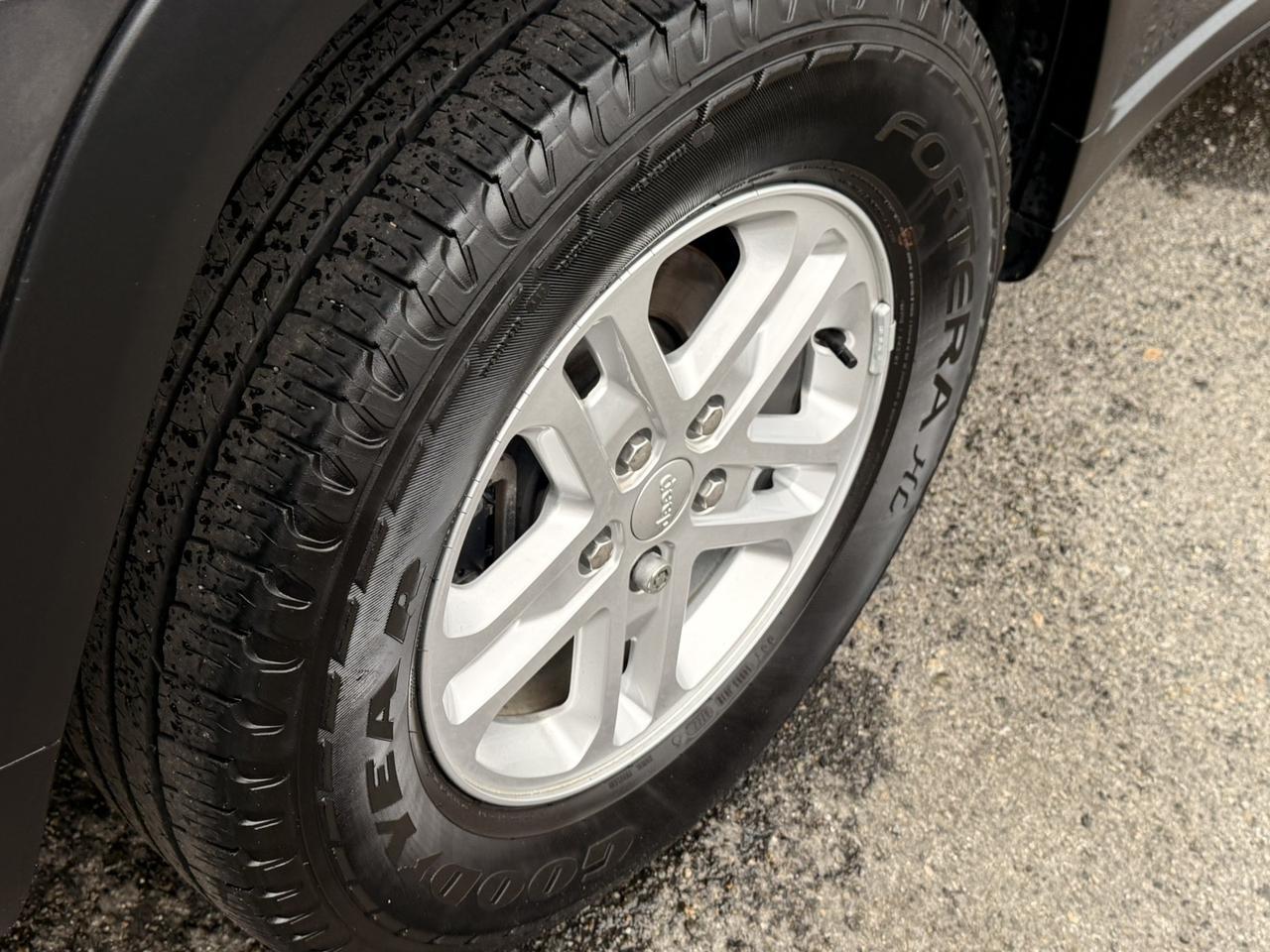 2022 Jeep Grand Cherokee Laredo Bayside NY