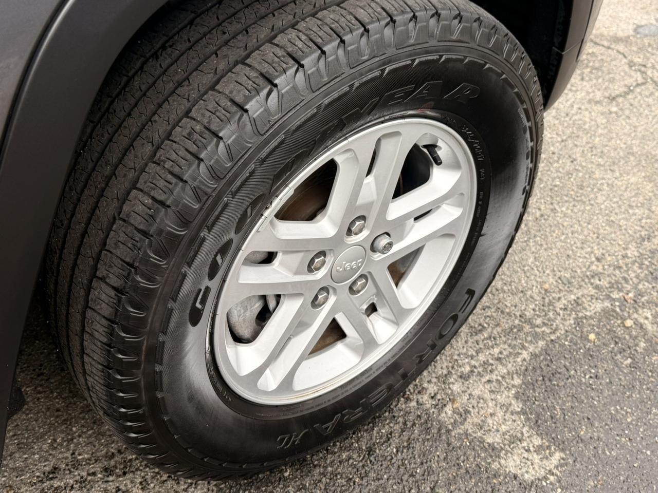 2022 Jeep Grand Cherokee Laredo Bayside NY