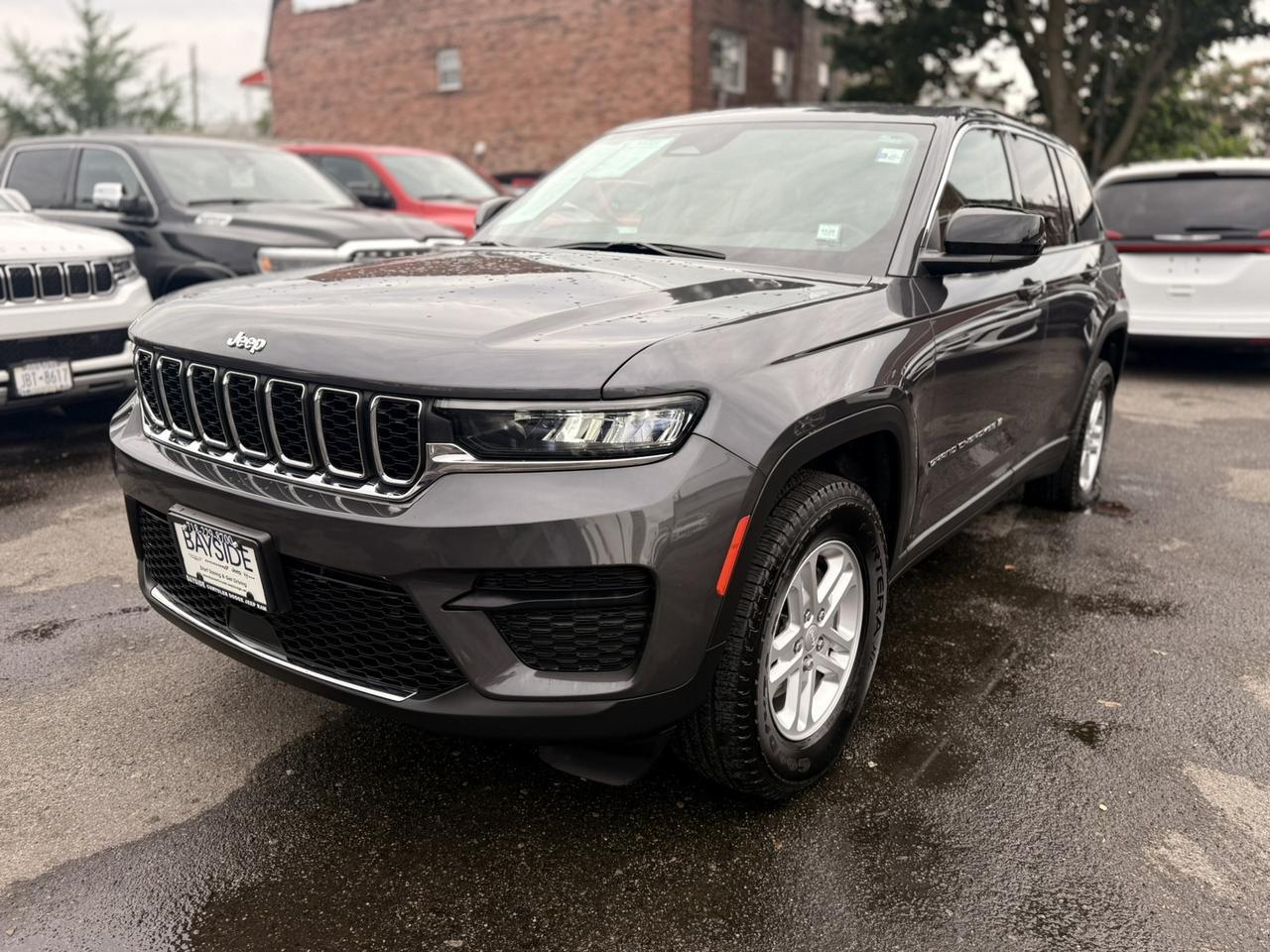 2022 Jeep Grand Cherokee Laredo
