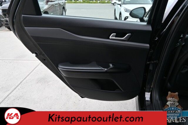 2022 Kia K5 GT-LINE / AWD / AutoStart / Power & Heated Leather Trimmed Seats / Navigation / Lane Departure & Blind Spot Alert / Apple CarPlay & Android Auto / Back Up Camera / Keyless Entry & Start / 33 MPG Banglore
