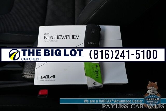 2022 Kia Niro LXS Hybrid / Blind Spot Alert / Lane Departure Alert / Apple CarPlay & Android Auto / Back Up Camera / Keyless Entry & Start / Cruise Control / Alloy Wheels / 51 MPG / 1-Owner Banglore