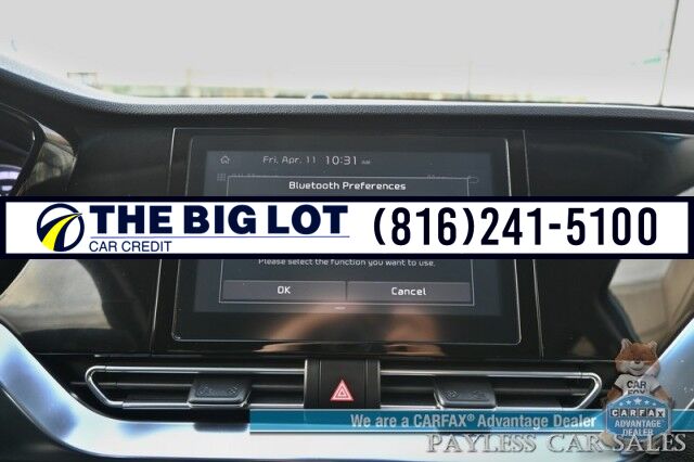 2022 Kia Niro LXS Hybrid / Blind Spot Alert / Lane Departure Alert / Apple CarPlay & Android Auto / Back Up Camera / Keyless Entry & Start / Cruise Control / Alloy Wheels / 51 MPG / 1-Owner Banglore