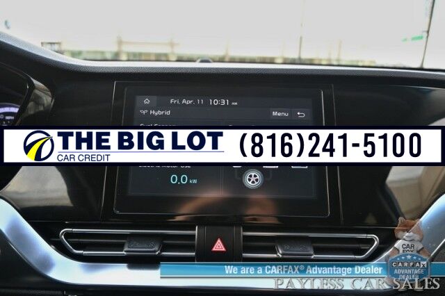 2022 Kia Niro LXS Hybrid / Blind Spot Alert / Lane Departure Alert / Apple CarPlay & Android Auto / Back Up Camera / Keyless Entry & Start / Cruise Control / Alloy Wheels / 51 MPG / 1-Owner Banglore