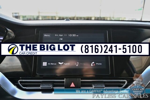 2022 Kia Niro LXS Hybrid / Blind Spot Alert / Lane Departure Alert / Apple CarPlay & Android Auto / Back Up Camera / Keyless Entry & Start / Cruise Control / Alloy Wheels / 51 MPG / 1-Owner Banglore