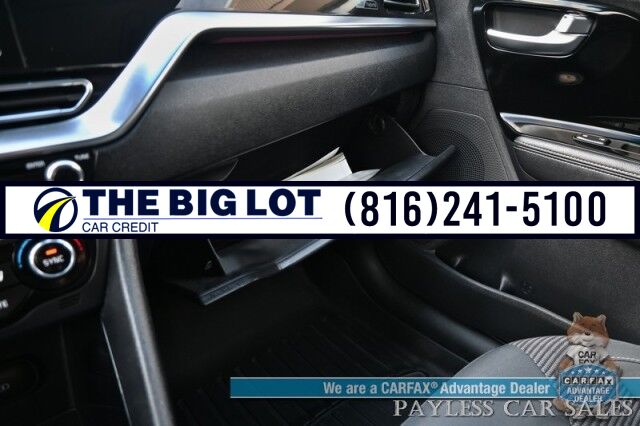 2022 Kia Niro LXS Hybrid / Blind Spot Alert / Lane Departure Alert / Apple CarPlay & Android Auto / Back Up Camera / Keyless Entry & Start / Cruise Control / Alloy Wheels / 51 MPG / 1-Owner Banglore