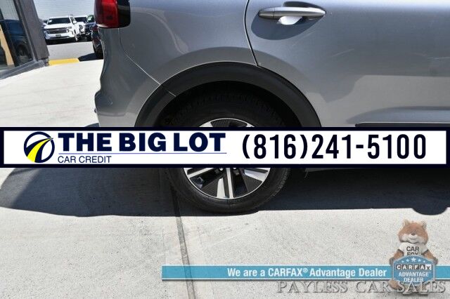 2022 Kia Niro LXS Hybrid / Blind Spot Alert / Lane Departure Alert / Apple CarPlay & Android Auto / Back Up Camera / Keyless Entry & Start / Cruise Control / Alloy Wheels / 51 MPG / 1-Owner Banglore