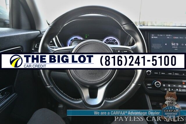 2022 Kia Niro LXS Hybrid / Blind Spot Alert / Lane Departure Alert / Apple CarPlay & Android Auto / Back Up Camera / Keyless Entry & Start / Cruise Control / Alloy Wheels / 51 MPG / 1-Owner Banglore