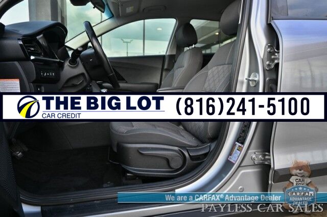 2022 Kia Niro LXS Hybrid / Blind Spot Alert / Lane Departure Alert / Apple CarPlay & Android Auto / Back Up Camera / Keyless Entry & Start / Cruise Control / Alloy Wheels / 51 MPG / 1-Owner Banglore