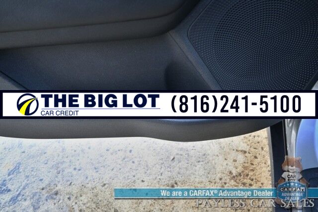 2022 Kia Niro LXS Hybrid / Blind Spot Alert / Lane Departure Alert / Apple CarPlay & Android Auto / Back Up Camera / Keyless Entry & Start / Cruise Control / Alloy Wheels / 51 MPG / 1-Owner Banglore