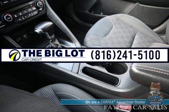2022 Kia Niro LXS Hybrid / Blind Spot Alert / Lane Departure Alert / Apple CarPlay & Android Auto / Back Up Camera / Keyless Entry & Start / Cruise Control / Alloy Wheels / 51 MPG / 1-Owner Banglore