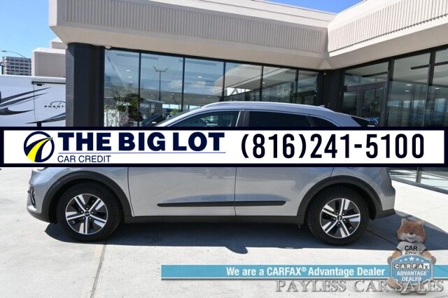 2022 Kia Niro LXS Hybrid / Blind Spot Alert / Lane Departure Alert / Apple CarPlay & Android Auto / Back Up Camera / Keyless Entry & Start / Cruise Control / Alloy Wheels / 51 MPG / 1-Owner Banglore