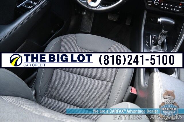 2022 Kia Niro LXS Hybrid / Blind Spot Alert / Lane Departure Alert / Apple CarPlay & Android Auto / Back Up Camera / Keyless Entry & Start / Cruise Control / Alloy Wheels / 51 MPG / 1-Owner Banglore