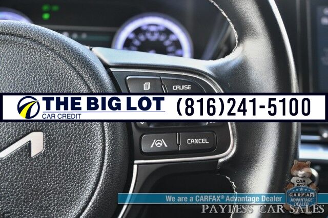 2022 Kia Niro LXS Hybrid / Blind Spot Alert / Lane Departure Alert / Apple CarPlay & Android Auto / Back Up Camera / Keyless Entry & Start / Cruise Control / Alloy Wheels / 51 MPG / 1-Owner Banglore
