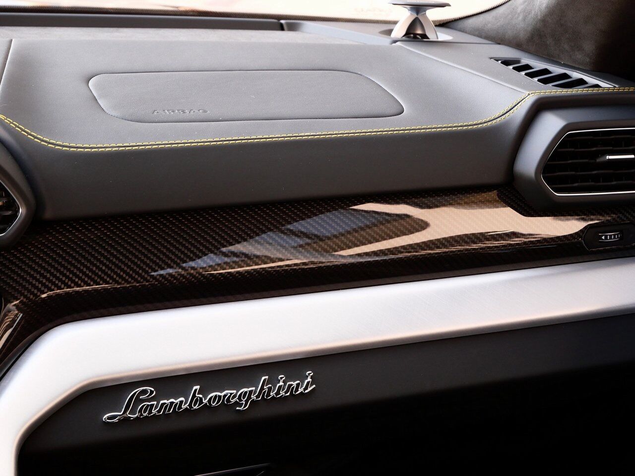 2022 Lamborghini Urus Lawrence KS