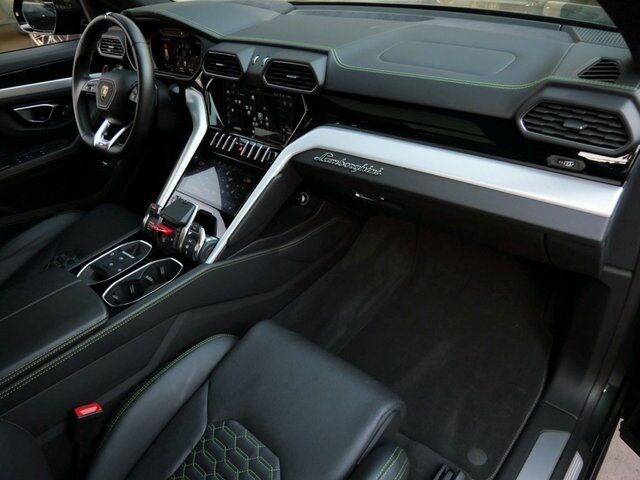 2022 Lamborghini Urus Lawrence KS