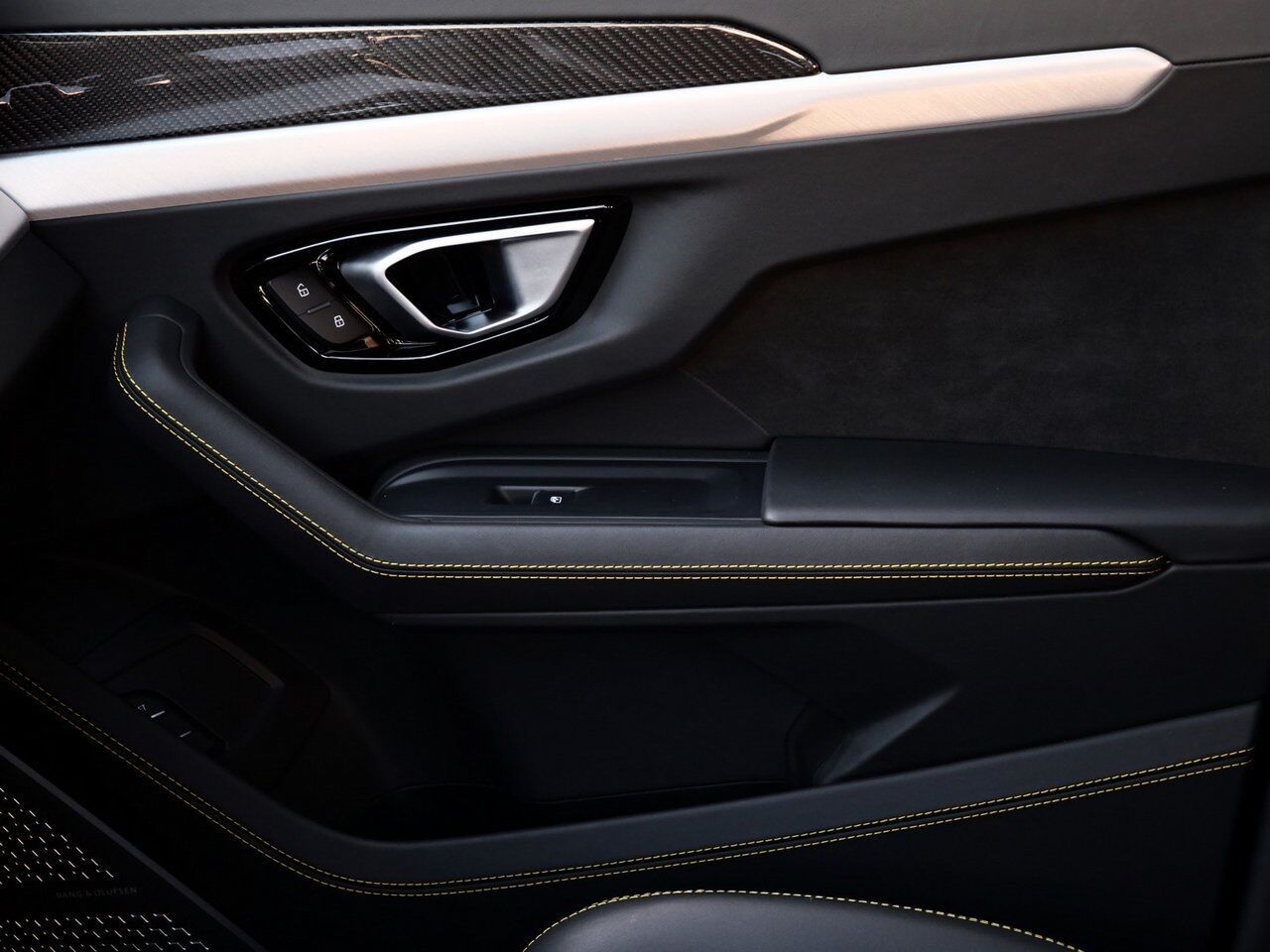 2022 Lamborghini Urus Lawrence KS