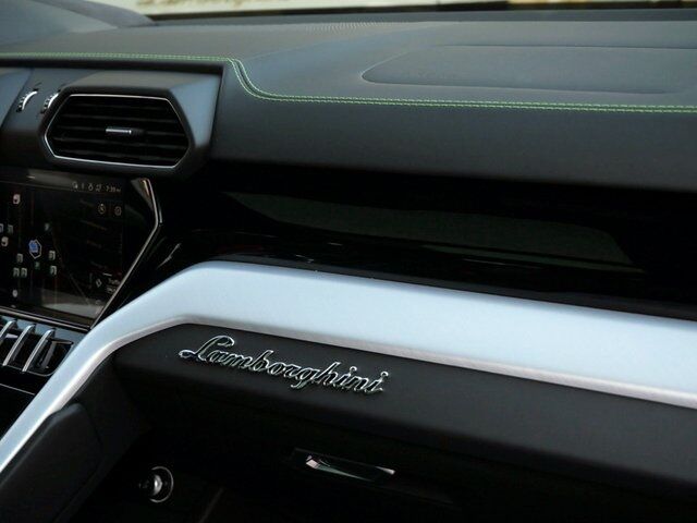 2022 Lamborghini Urus Lawrence KS